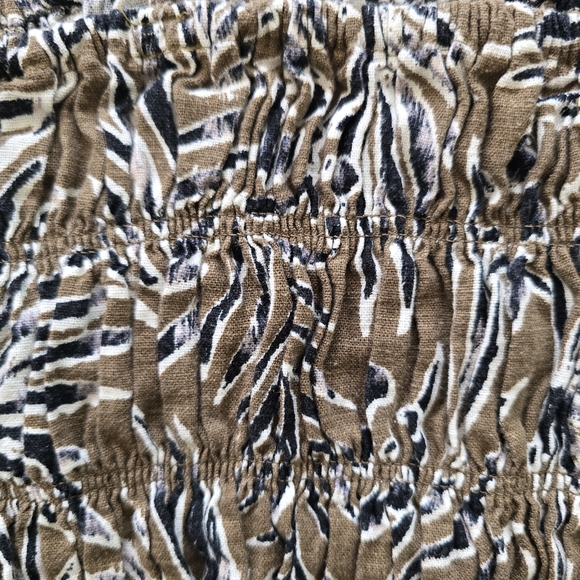 Habitual White, Brown, Black Print Women's Smocked Top Sz Medium - Picture 8 of 8